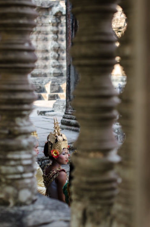 cambodia-woman-angkor-face-photography-tradition-people-outdoor